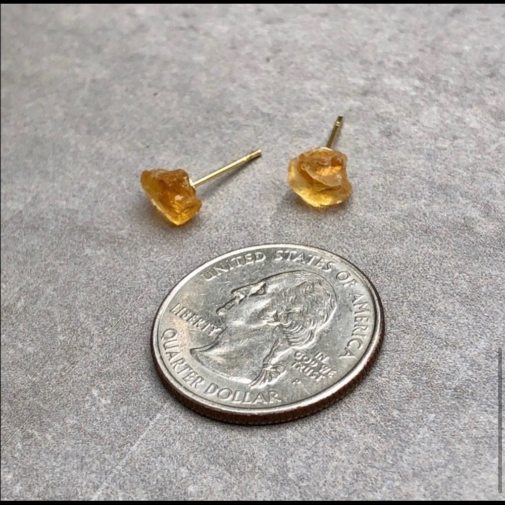 🆕 New Raw Citrine Crystal Stud Gemstone Earrings, gold posts - Picture 6 of 7